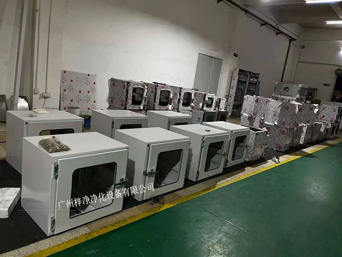 無(wú)塵車間風(fēng)淋室傳遞窗和超凈工作臺(tái)的相關(guān)介紹